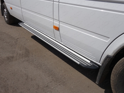 Порог алюминиевый Slim Line Silver ТСС для Mercedes-Benz Sprinter 2014-2018