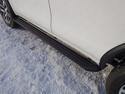 Пороги алюминиевые Slim Line Black ТСС для Toyota Fortuner 2017-2021